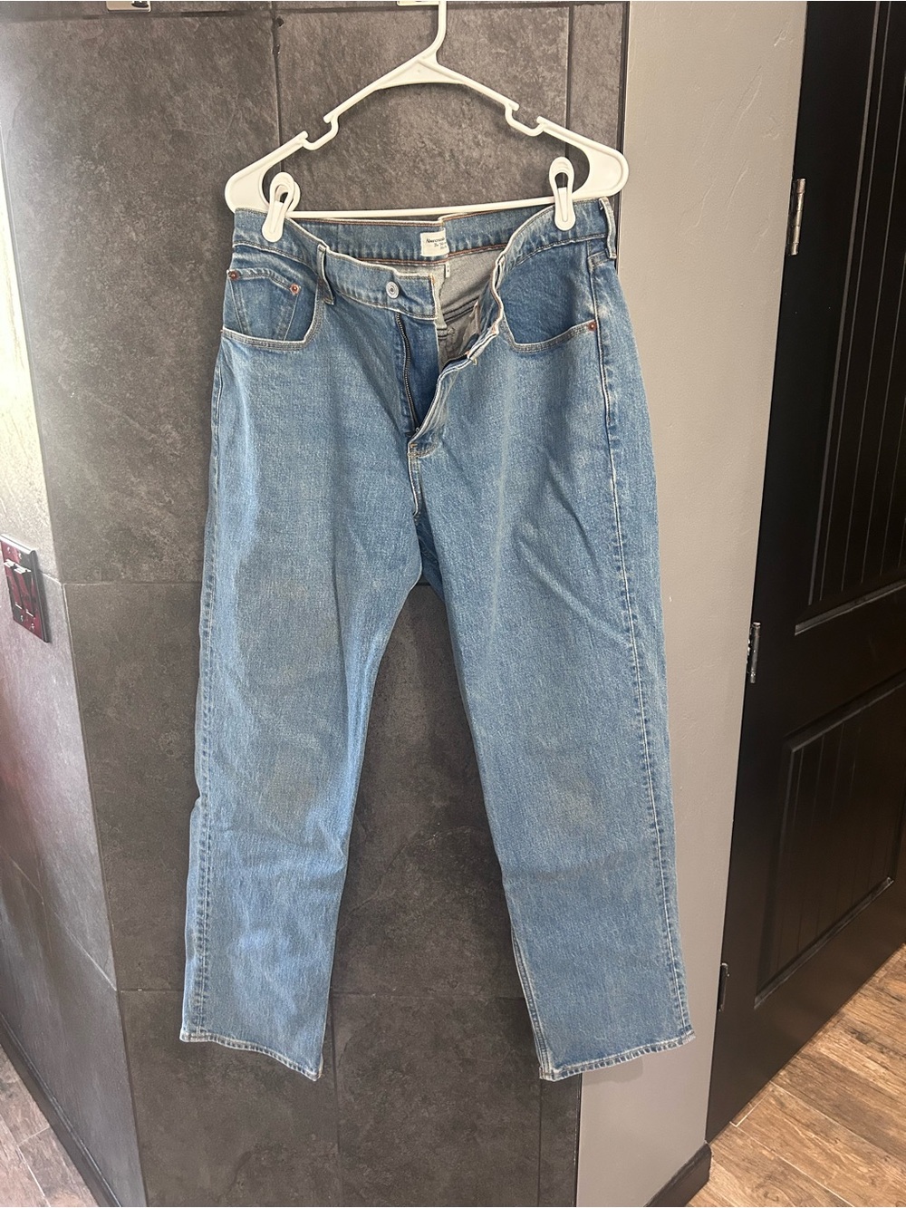 Women’s Blue Denim Jeans - Abercrombie 90’s Straight Mid Rise Curve Love